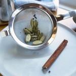 مشروب الهيل والعسل بالحليب مشروب الهيل والعسل بالحليب