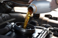 كيفية إختيار زيت المحرك الأفضل لسيارتك ؟ كيفية إختيار زيت المحرك الأفضل لسيارتك ؟