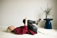 ٧ تمارين قبل النوم مفيدة لجسمك بالصور