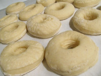 طريقة عمل عجينة الدونات بالصور