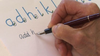 ١٣ صفة عن شخصيتك تكشفها خط يدك في اللغة الأنجليزية