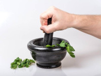 علاج التوتر بالأعشاب