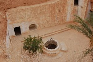 منازل تحت الأرض في مطماطة تونس
