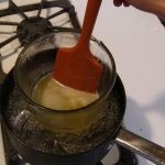 طريقة عمل كريم مرطب للبشرة في المنزل بالصور