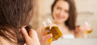 حمام زيت الجوجوبا للشعر وفوائده