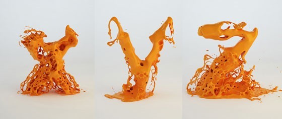 رسم الحروف الهجائية بالسوائل تجربة فريدة من نوعها