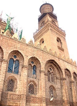 ساعة سياحة الجزء الأول : شارع المعز لدين الله الفاطمي ساعة سياحة الجزء الأول : شارع المعز لدين الله الفاطمي