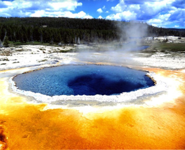 بالفيديوا والصور : نبع المياه الحارة ذو الألوان الطبيعية ، منظر يثير دهشك