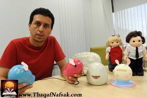 بالصورو الفيديو : جهاز ارسال القُبلات عبر الإنترنت !! ’’ كيسنجر ‘‘