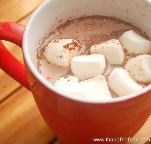 طريقة عمل الشيكولاتة الساخنة بالقرفة ( الموكا )