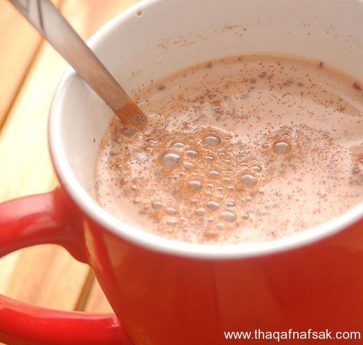 طريقة عمل الشيكولاتة الساخنة بالقرفة ( الموكا )