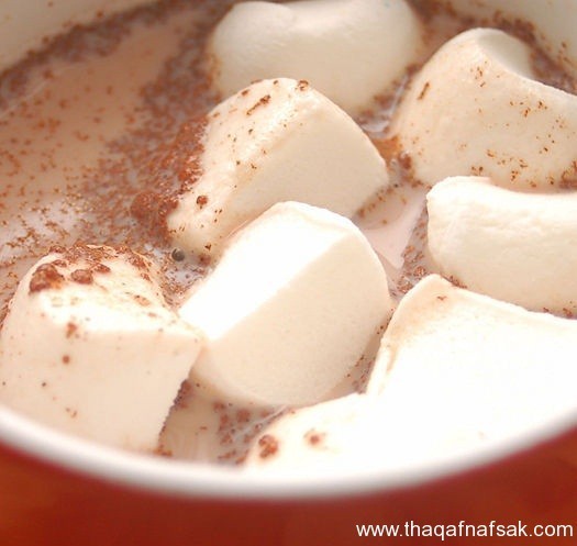 طريقة عمل الشيكولاتة الساخنة بالقرفة ( الموكا )