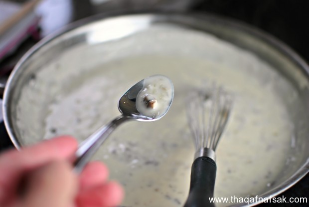 حساء المشروم اللذيذ بالكريمة الغنية.