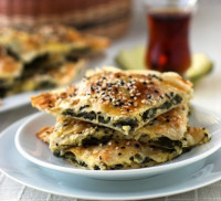 بالصور وصفة البوريك التركي بالجبن والسبانخ