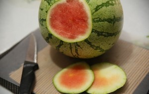 بالصور كيف تعرف البطيخ الناضج بنفسك حتي لا يخدعك التجار