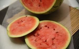 بالصور كيف تعرف البطيخ الناضج بنفسك حتي لا يخدعك التجار