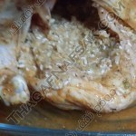 بالصور حضري الفراخ المحشية بالأرز في الفرن بالكيس الحراري