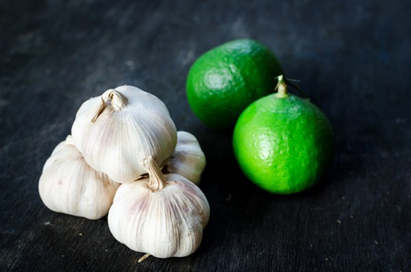 خلطات و وصفات بإستخدام الثوم و الليمون لصحة الجسم و جماله