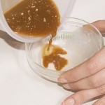 وصفة عمل بلسم للشعر لصاحبات الشعر الأسود لزيادة لمعانه