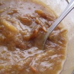 طعم لذيذ مع طريقة عمل كيكة التمر بالصور مع رشة جوز الهند الشهي