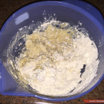 مقادير وطريقة عمل عجينة البيتزا بالصور بدون أي غلطة مقادير وطريقة عمل عجينة البيتزا بالصور بدون أي غلطة