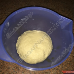 مقادير وطريقة عمل عجينة البيتزا بالصور بدون أي غلطة مقادير وطريقة عمل عجينة البيتزا بالصور بدون أي غلطة