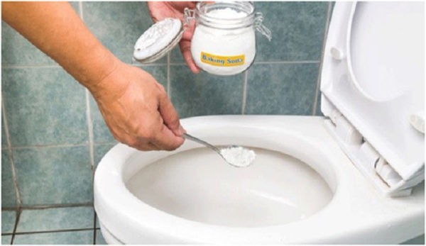 خدعة نهائية لتنظيف المرحاض بسهولة