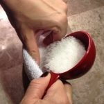 جورب الملح للتخلص من إلتهابات الأذن جورب الملح للتخلص من إلتهابات الأذن