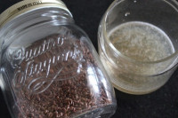 كيف تصنع جل للعناية بالشعر المجعد في المنزل