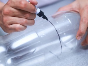 طريقة عمل مصيدة البعوض أو النموس بالسكر والخميرة