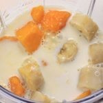 عمل سموثي المانجو والموز بالصور