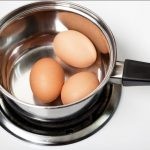 قم بوضع صودا الخبز أثناء غلي البيض السبب مدهش قم بوضع صودا الخبز أثناء غلي البيض السبب مدهش