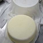 طريقة عمل الجبنة الرومي في البيت بالصور