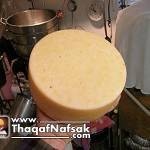 طريقة عمل الجبنة الرومي في البيت بالصور