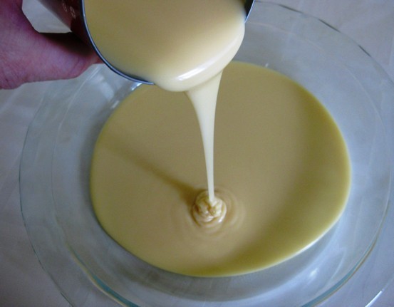 بالصور طريقة عمل الحليب المكثف في البيت