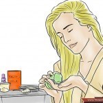 تخلصي من تراكم الكلور في الشعر وتأثيره عليه