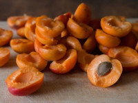 فوائد زيت المشمش للصحة، البشرة، الشعر والجمال فوائد زيت المشمش للصحة، البشرة، الشعر والجمال