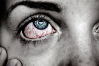 تجنب ٢٦ سبب وراء ألم العين والعلاج والوقاية منه