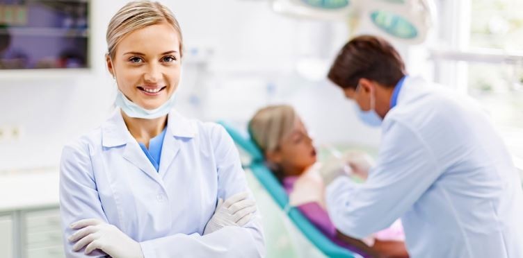 أفضل كليات طب الأسنان في كندا