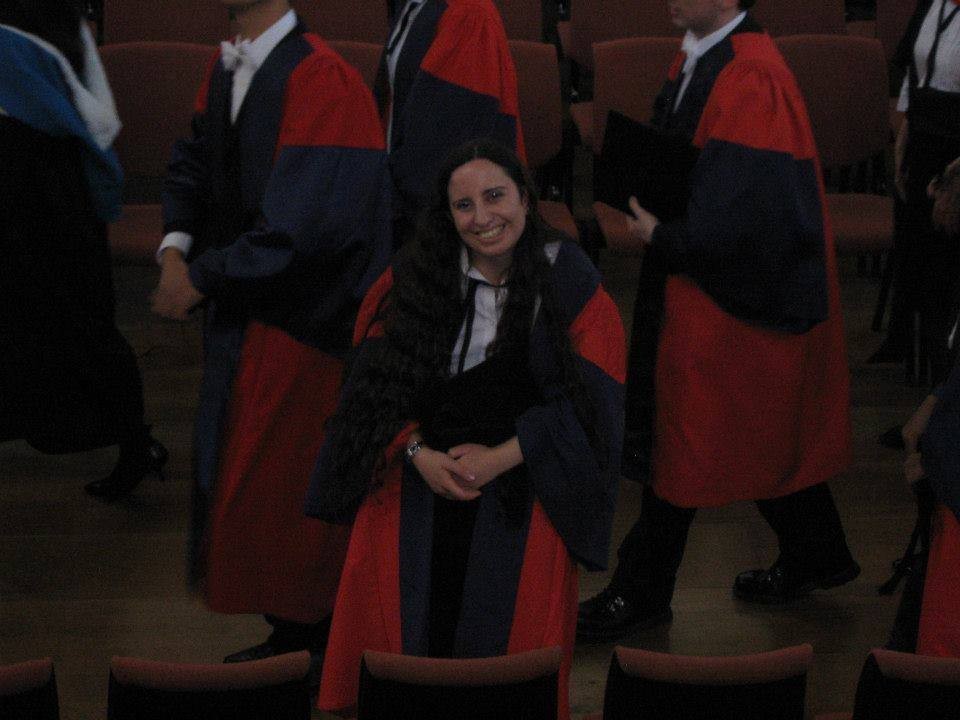 عيوش اللاذقاني أول سورية تصبح مُحاضرة بجامعة أكسفورد العريقة عيوش اللاذقاني أول سورية تصبح مُحاضرة بجامعة أكسفورد العريقة