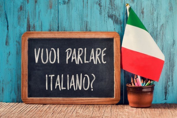 لمحة عن تطور اللغة الإيطالية وكيف تغيرت جذرياً