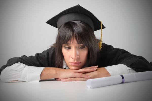 الطالب الجامعي: هل يعيش أجمل أيام حياته أم أنّه يستحق الشفقة! الطالب الجامعي: هل يعيش أجمل أيام حياته أم أنّه يستحق الشفقة!