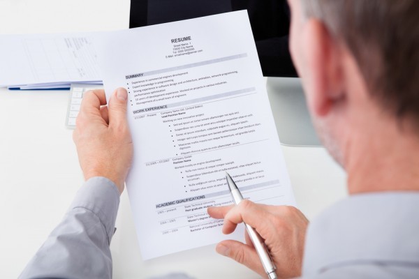 طالب لا تملك أي خبرات … كيف تملأ سيرتك الذاتية إذًا؟