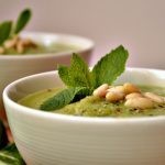 وصفة سهلة لعمل حساء الكوسا والنعناع بالصور