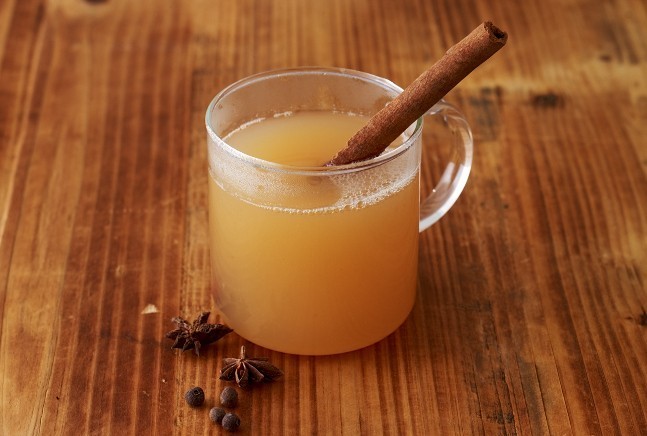 شاي القرفة بالتفاح فوائده وطريقة التحضير