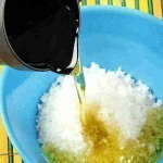 مقشر للجسم و الوجه باستخدام ملح البحر للتبيض و تجديد الجلد الميت