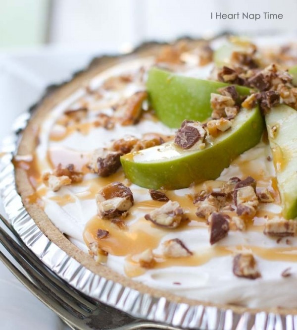 حضري فطيرة التفاح و الكراميل بالصور