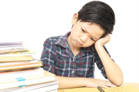 كيف يتعامل الأهل والمعلم مع صعوبات التعلم عند طلاب المرحلة الابتدائية؟ كيف يتعامل الأهل والمعلم مع صعوبات التعلم عند طلاب المرحلة الابتدائية؟