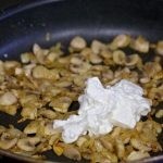 وصفة عمل الأومليت المحشو بالمشروم بالصور