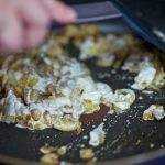 وصفة عمل الأومليت المحشو بالمشروم بالصور